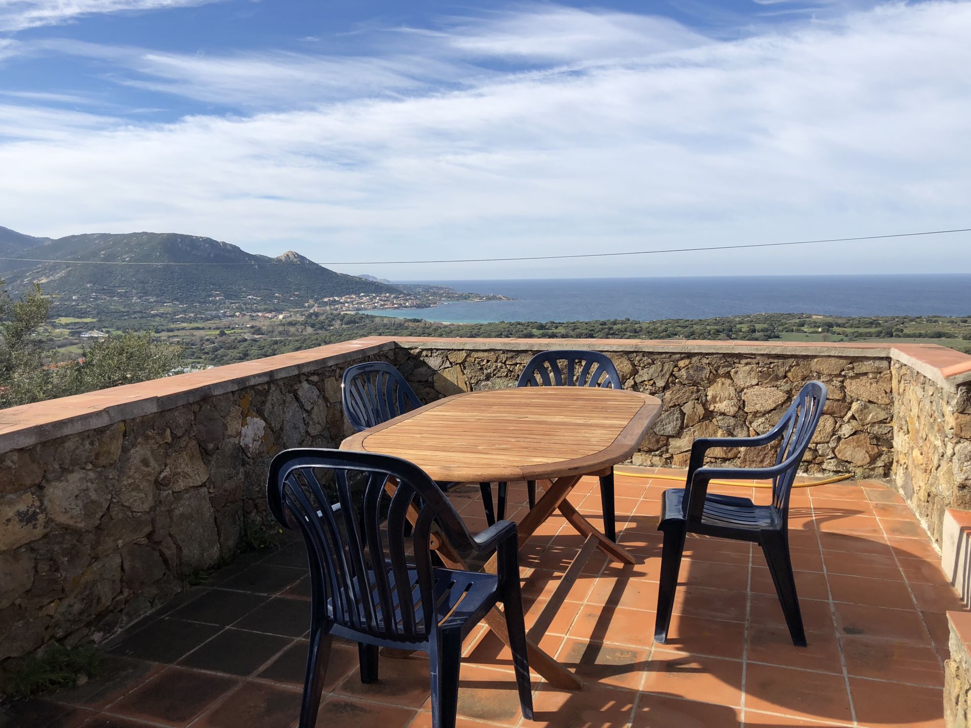 Ancienne bergerie rénovée avec superbe vue mer