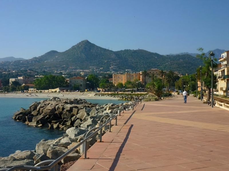 la plage d'Ile Rousse