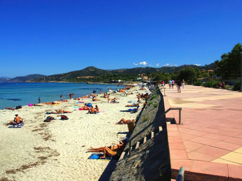 La plage d'Ile Rousse