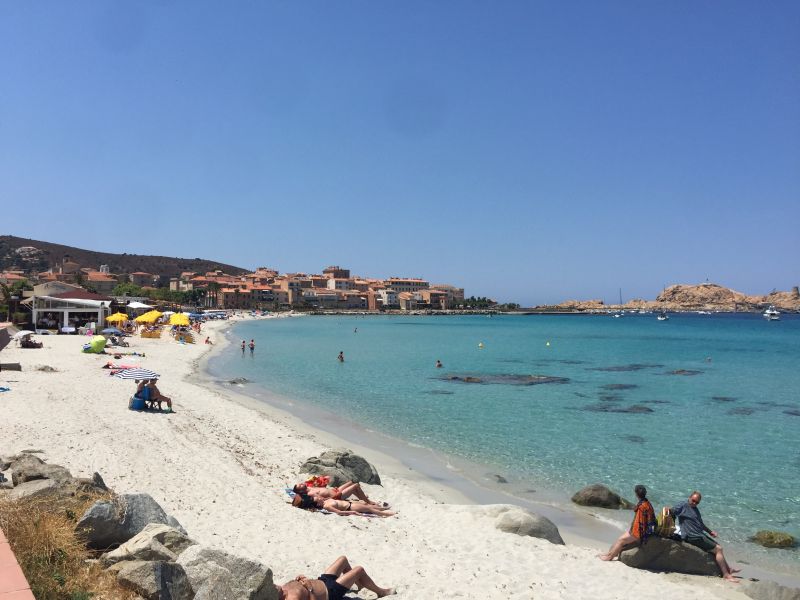 La plage d'Ile Rousse