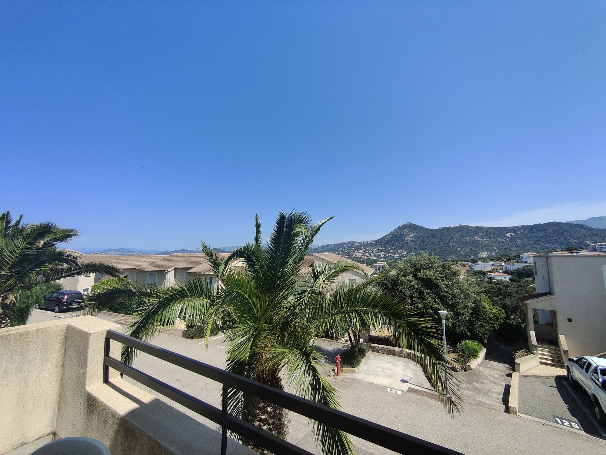 Grand T2 en duplex proche centre Ile Rousse